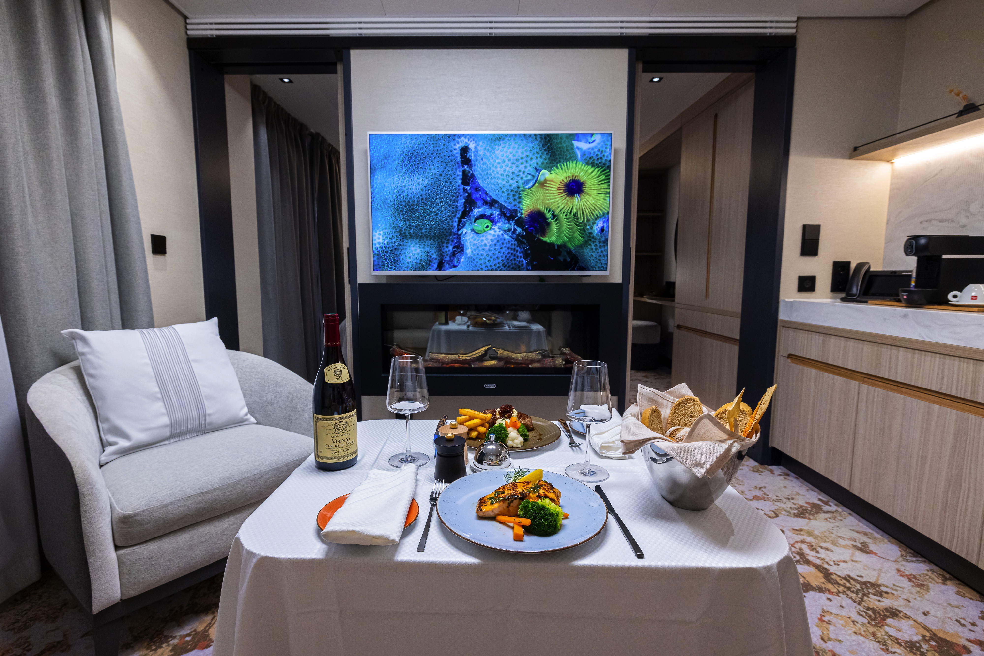 Room Service on SH Vega